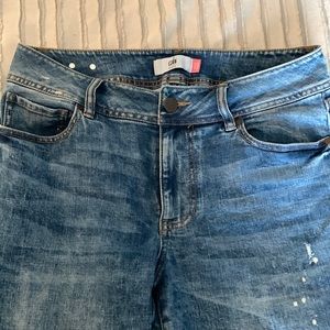 Cabi cinch skinny destructed jeans